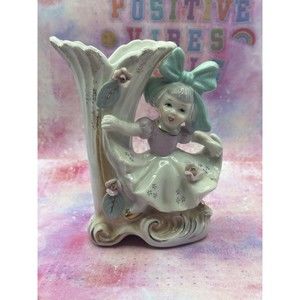 Vtg Adorable Little Girl With Bow Vase
